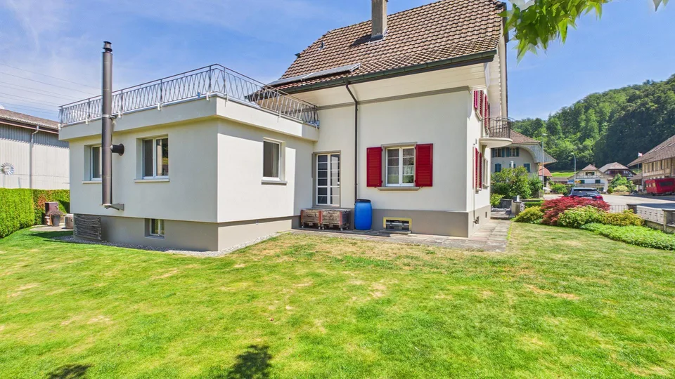 Haus auf grosser Parzelle (1112m2) und XXL-Garage