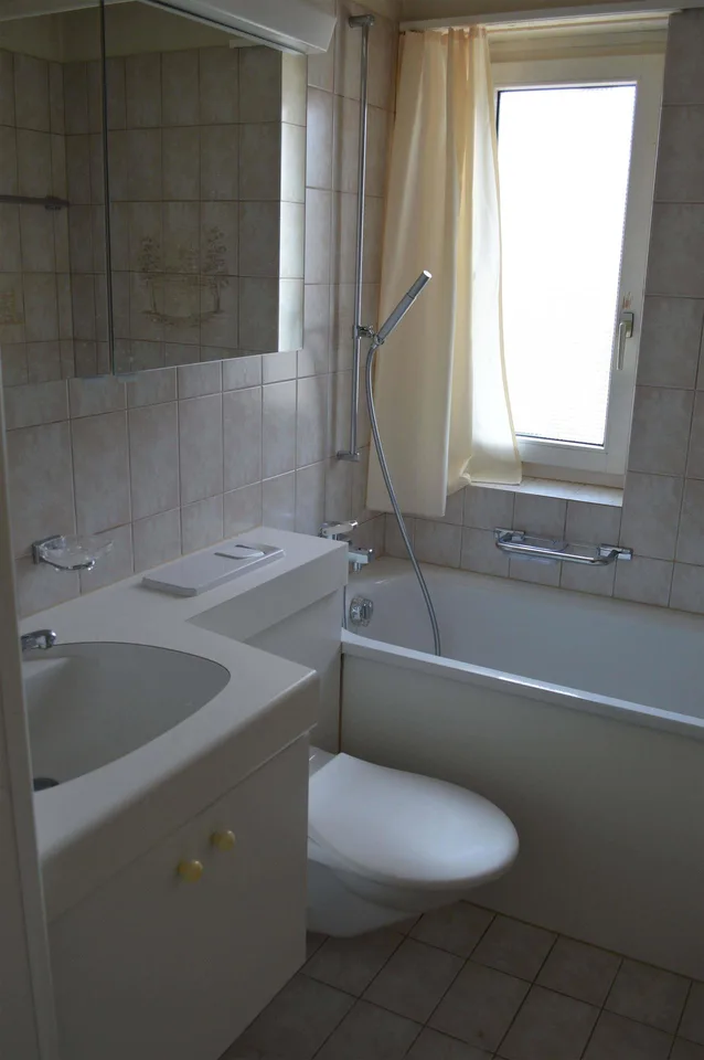 Heimlige 4 Zimmerwohnung an zetnraler Lage