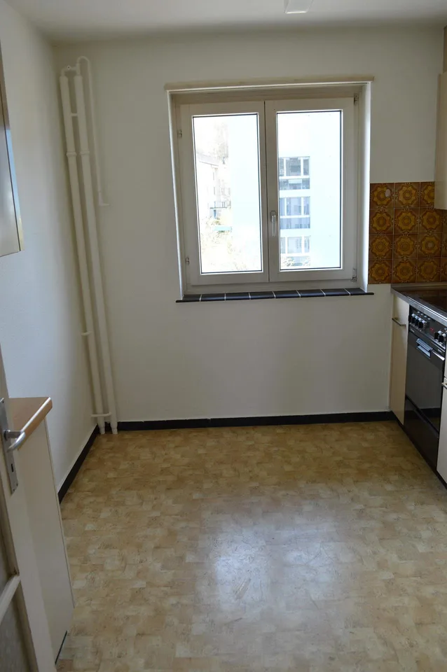 Heimlige 4 Zimmerwohnung an zetnraler Lage