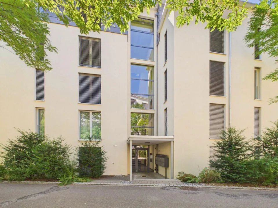 Grosszügig wohnen - 4.5-Zimmerwohnung mit 124 m² und grossem Balkon