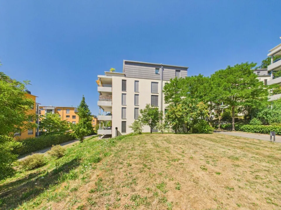 Grosszügig wohnen - 4.5-Zimmerwohnung mit 124 m² und grossem Balkon