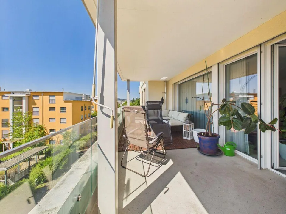 Grosszügig wohnen - 4.5-Zimmerwohnung mit 124 m² und grossem Balkon