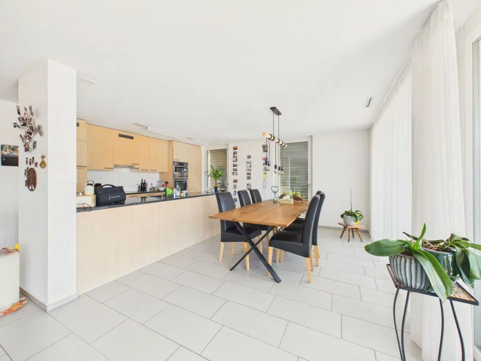 Grosszügig wohnen - 4.5-Zimmerwohnung mit 124 m² und grossem Balkon