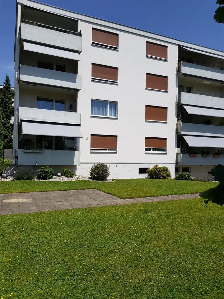 Schön renovierte 4-Zimmer Wohnung im Grünen an guter Lage