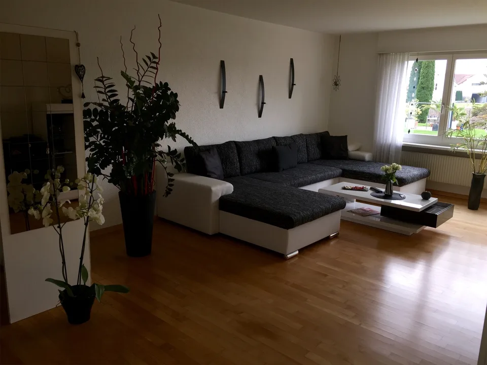 Schön renovierte 4-Zimmer Wohnung im Grünen an guter Lage