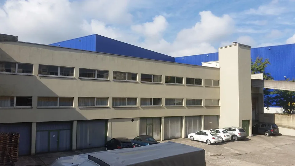 Büro und oder Gewerberäumlichkeiten - 150 m2