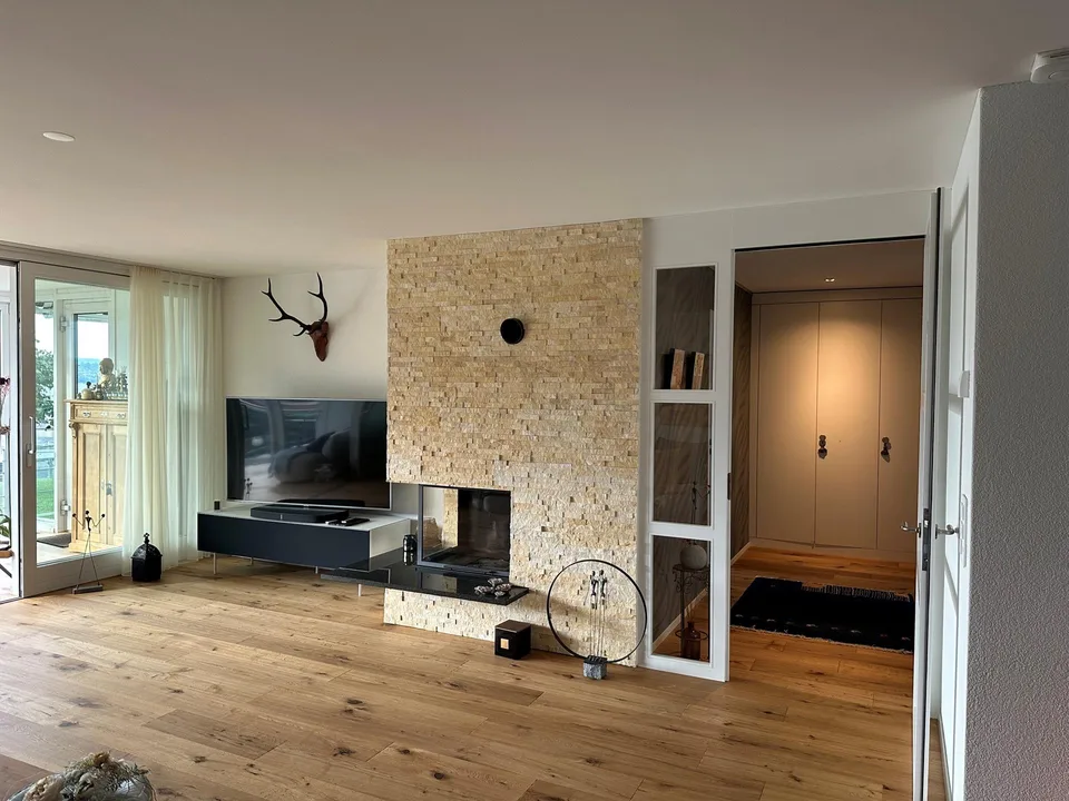 Exklusive 4.5 Zimmer Wohnung direkt am Vierwaldstättersee