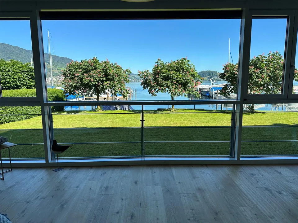 Exklusive 4.5 Zimmer Wohnung direkt am Vierwaldstättersee
