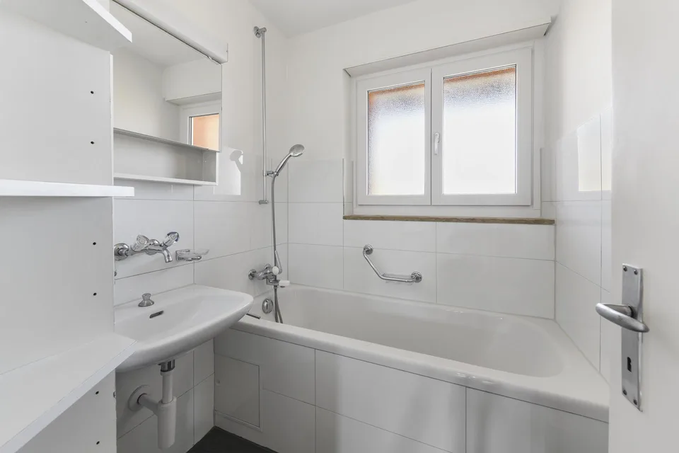 an sehr schöner Lage - 4.5 Zimmer Wohnung