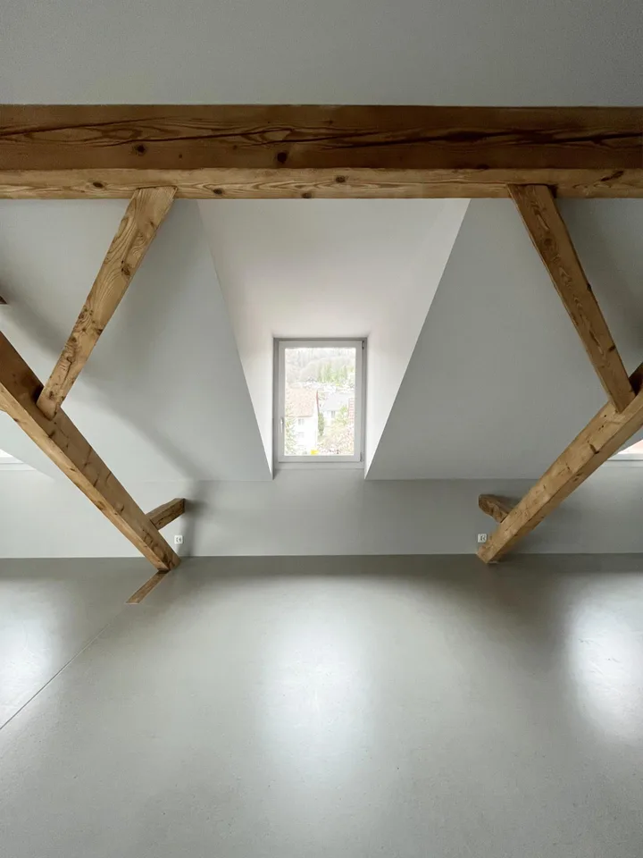 Moderne 2.5 Zimmer Dachwohnung am Rande der Altstadt