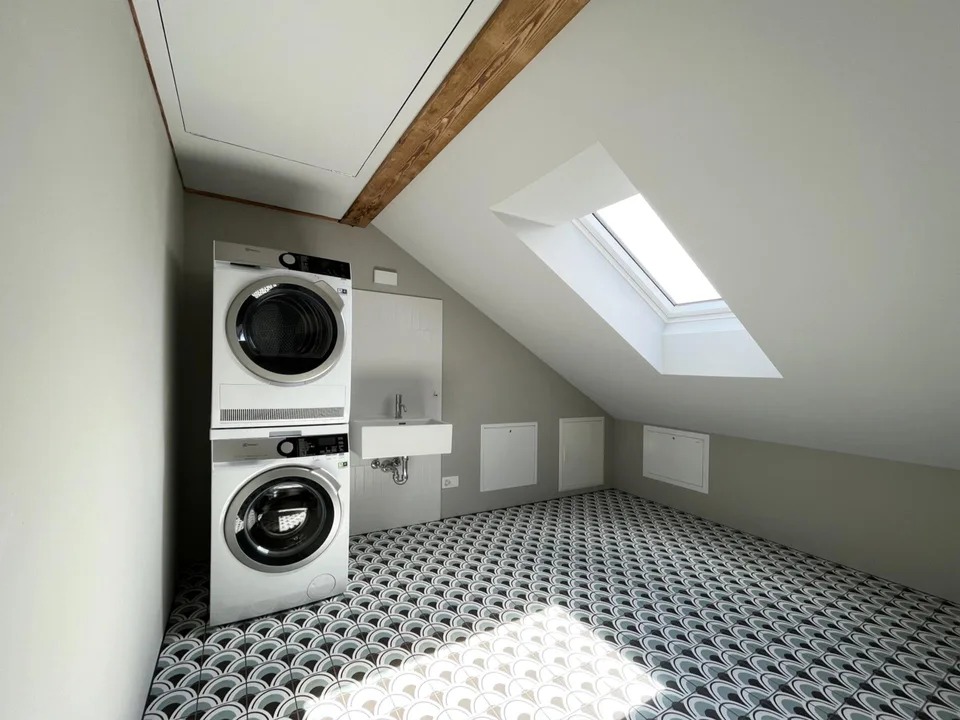 Moderne 2.5 Zimmer Dachwohnung am Rande der Altstadt