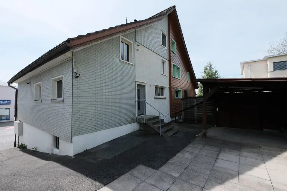 5-Zimmer Doppeleinfamilienhaus mit Sitzplatz – Ab sofort verfügbar