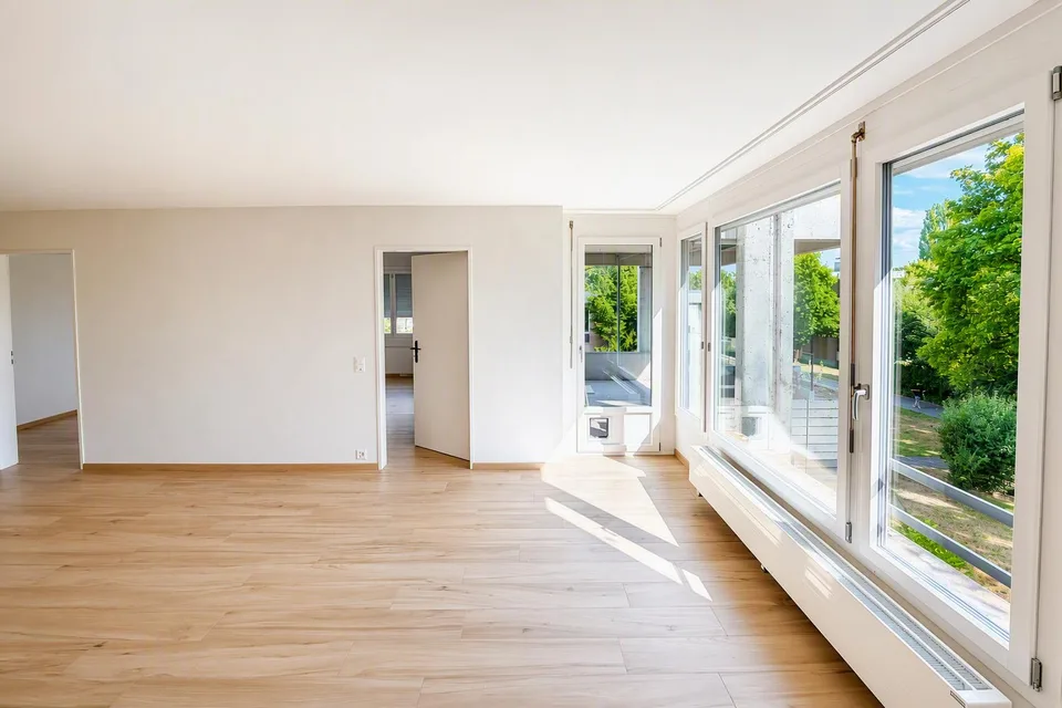 KOMPLETT RENOVIERTE 3.5-Zimmer-Wohnung / completely renovated 3.5 app.