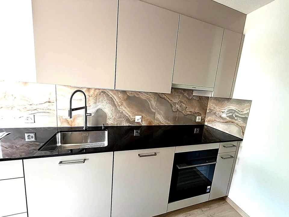 KOMPLETT RENOVIERTE 3.5-Zimmer-Wohnung / completely renovated 3.5 app.