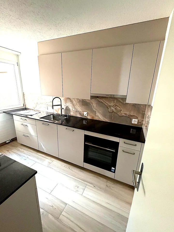 KOMPLETT RENOVIERTE 3.5-Zimmer-Wohnung / completely renovated 3.5 app.