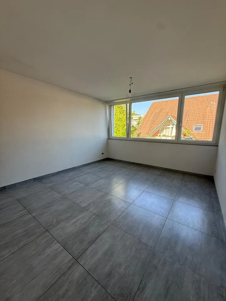 Tolle 4.5-Zimmer-Wohnung im Eigentumsstandard zu vermieten