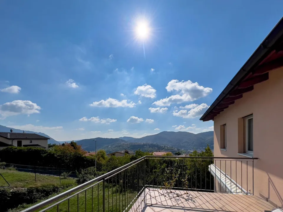 Casa gemella con giardino a Vacallo