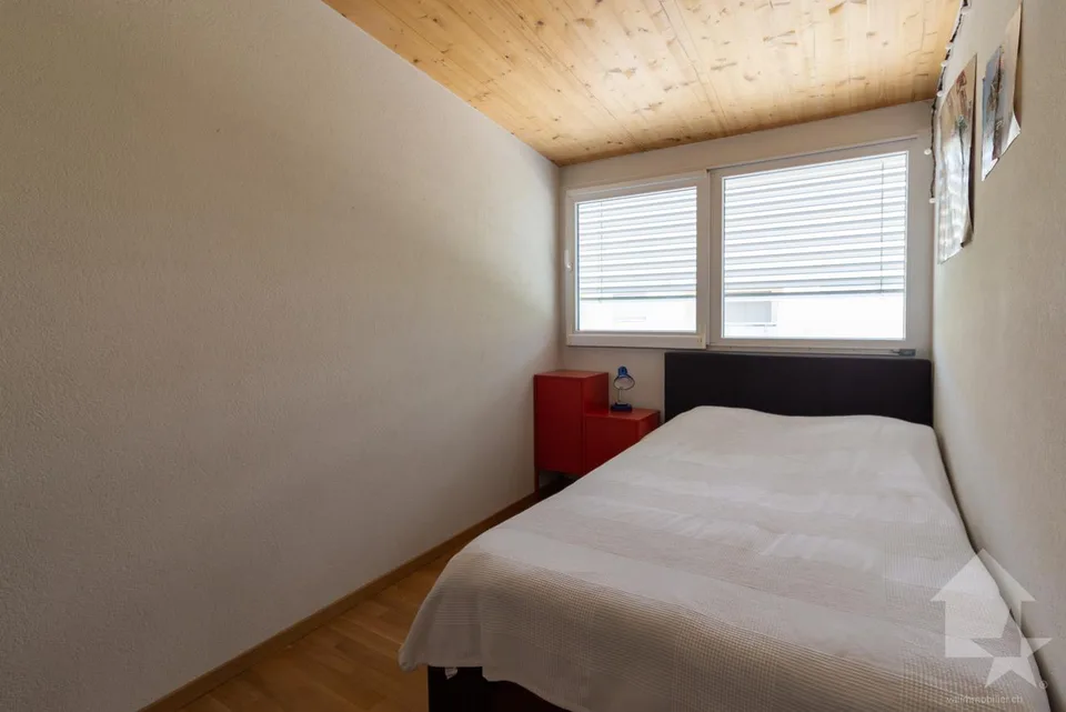 Charmant attique 5.5 pièces avec terrasse