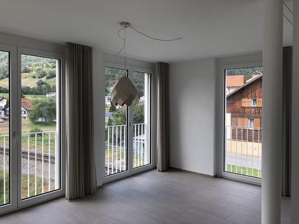 Moderne 4.5 Zimmer Wohnung in Rhäzüns (inkl. Tiefgaragenparkplatz)