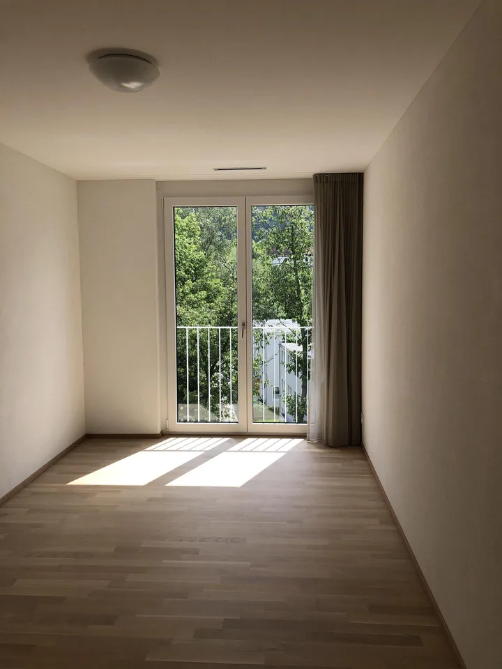 Moderne 4.5 Zimmer Wohnung in Rhäzüns (inkl. Tiefgaragenparkplatz)