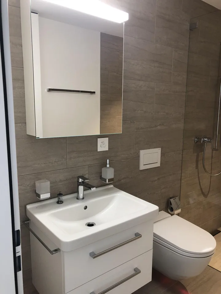Moderne 4.5 Zimmer Wohnung in Rhäzüns (inkl. Tiefgaragenparkplatz)