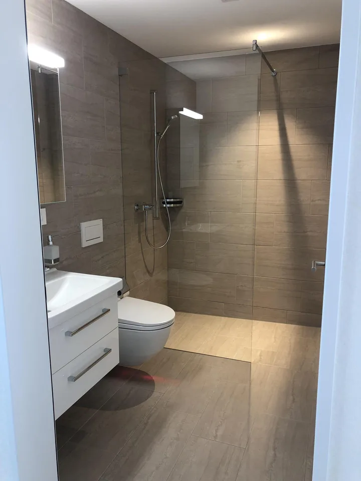 Moderne 4.5 Zimmer Wohnung in Rhäzüns (inkl. Tiefgaragenparkplatz)
