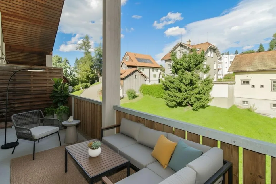 5.5-Zimmer-Maisonettewohnung mit sonnigem Balkon und moderner Ausstattung