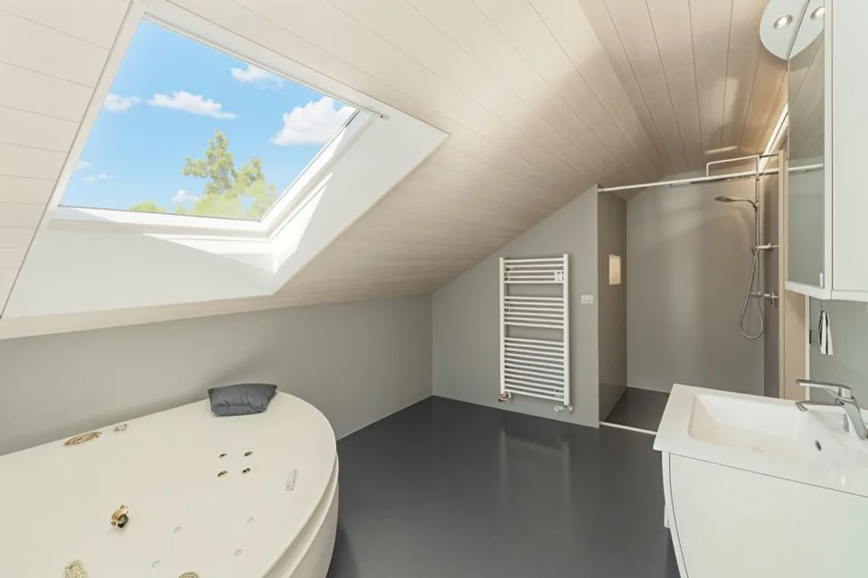 5.5-Zimmer-Maisonettewohnung mit sonnigem Balkon und moderner Ausstattung