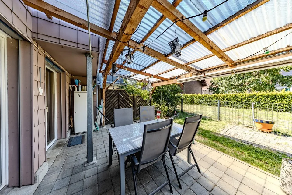 Spaziosa maisonetta 4½ locali con giardino a Heimberg