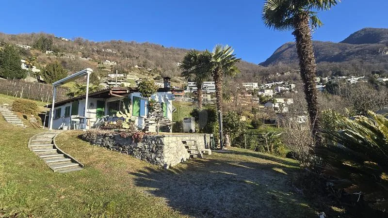 TRANQUILLO E SOLEGGIATO CON MERAVIGLIOSA VISTA