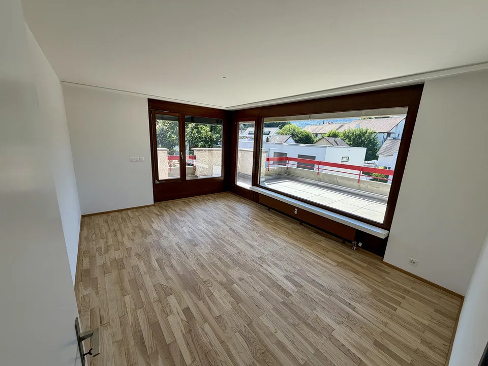 3.5-Zimmer-Attikawohnung  - 2026 renoviert mit grosser Rundum-Terrasse