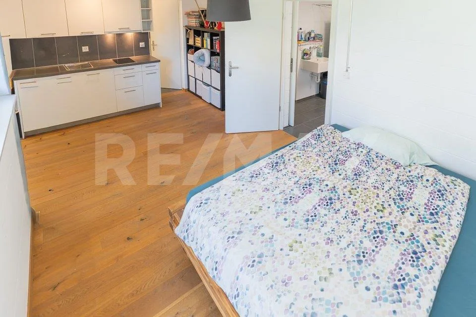 Living in the Green: 4.5 Room Semi-Detached House for Families