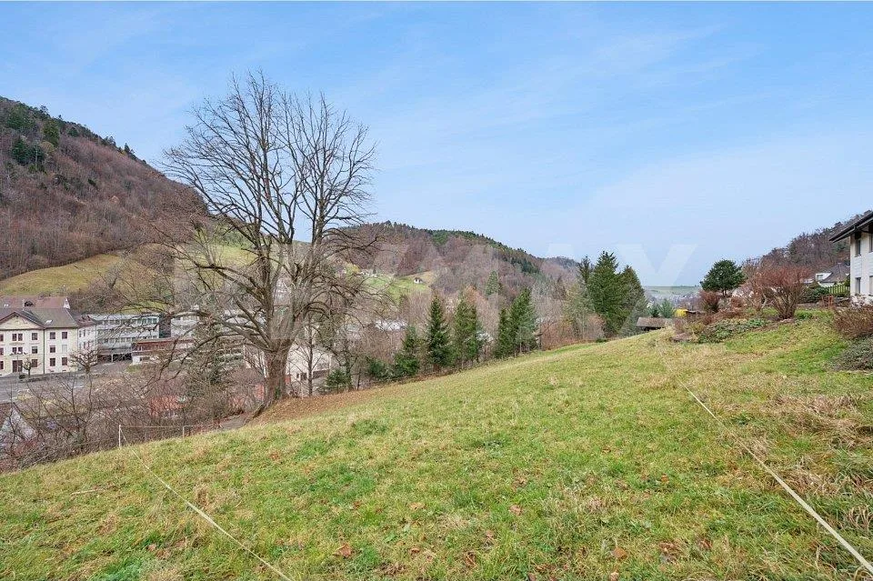 Bauland in Hanglage an attraktiver Wohnlage
