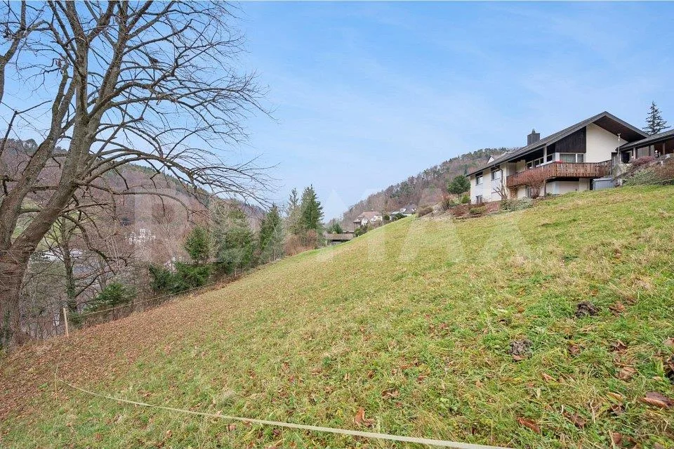 Bauland in Hanglage an attraktiver Wohnlage