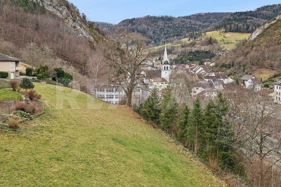 Bauland in Hanglage an attraktiver Wohnlage
