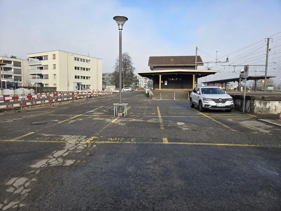 Aussenparkplätze direkt beim Bahnhof Wangen bei Olten