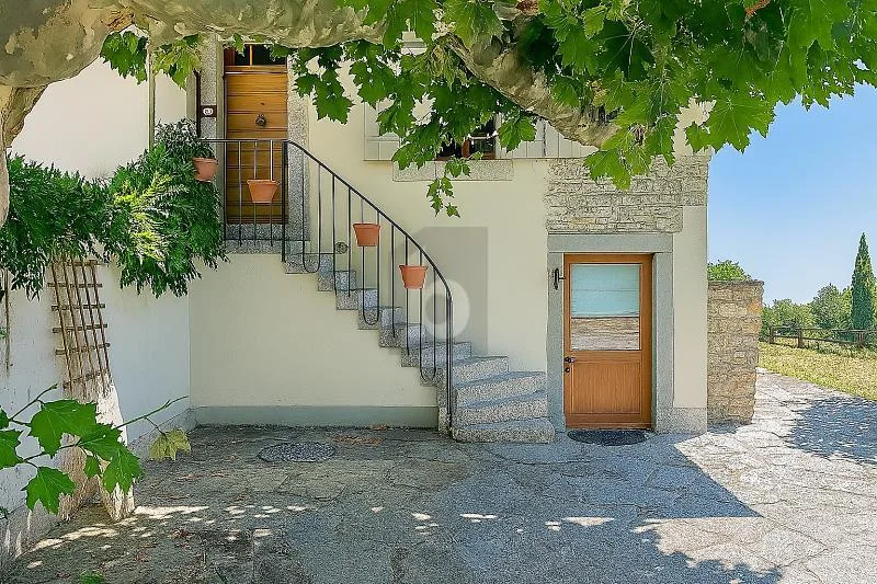 RIVE GAUCHE : VILLA JUMELÉE AU CADRE DEXCEPTION