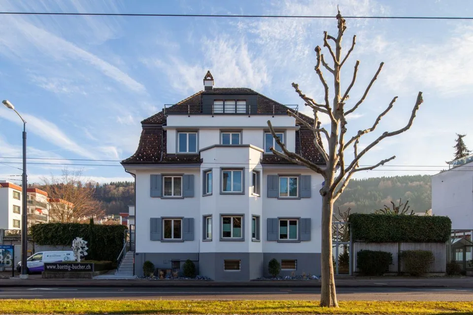 Lichtdurchflutete 4.5-Zimmerwohnung an zentraler Lage in Ebikon