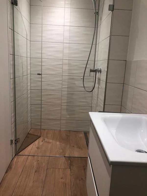 Nachmieter gesucht für eine moderne 3.5 Zi Whg (1. Stock) in Cazis