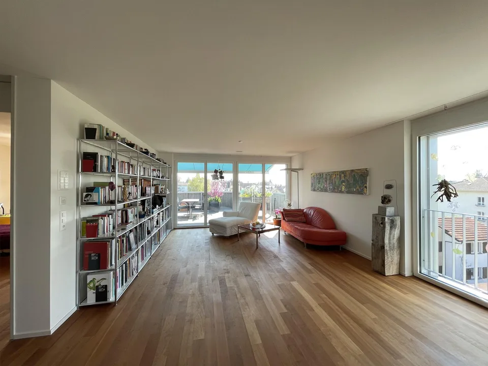 4.5-Zimmer-Attikawohnung mit 2 Terrassen und erstklassiger Aussicht