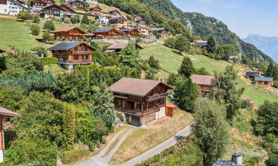 Chalet à Miex : calme absolu et vue panoramique sur les montagnes