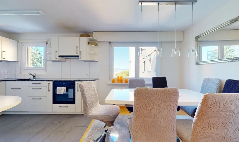 Appartement attractif de 3,5 pièces avec vue partielle sur le lac à Horgen