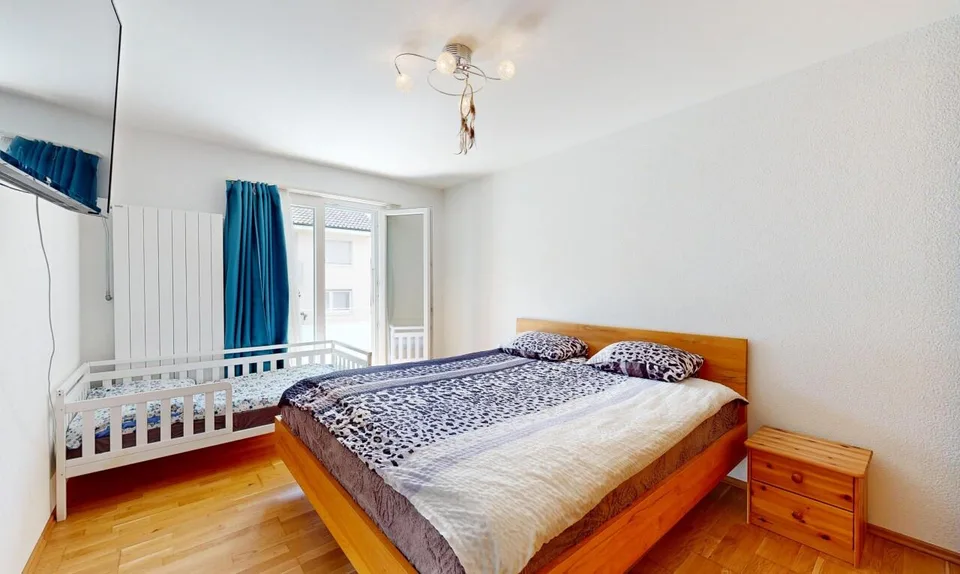 Maison mitoyenne rénovée de 4,5 pièces dans un lieu familial