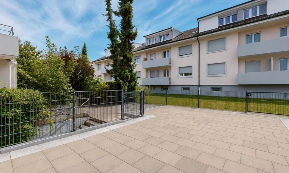 Maison mitoyenne rénovée de 4,5 pièces dans un lieu familial