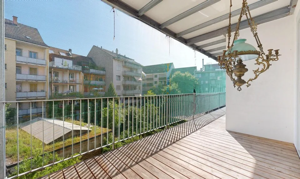 Stylisches Loft-Wohngefühl mit zwei Balkonen in Basel