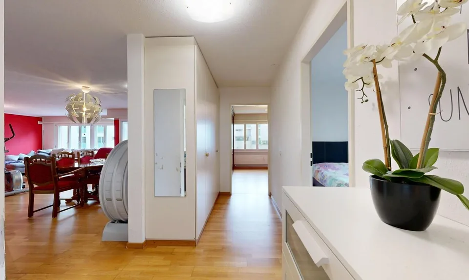 Grosszügige 4.5-Zimmer-Wohnung mit viel Potenzial an ruhiger Lage