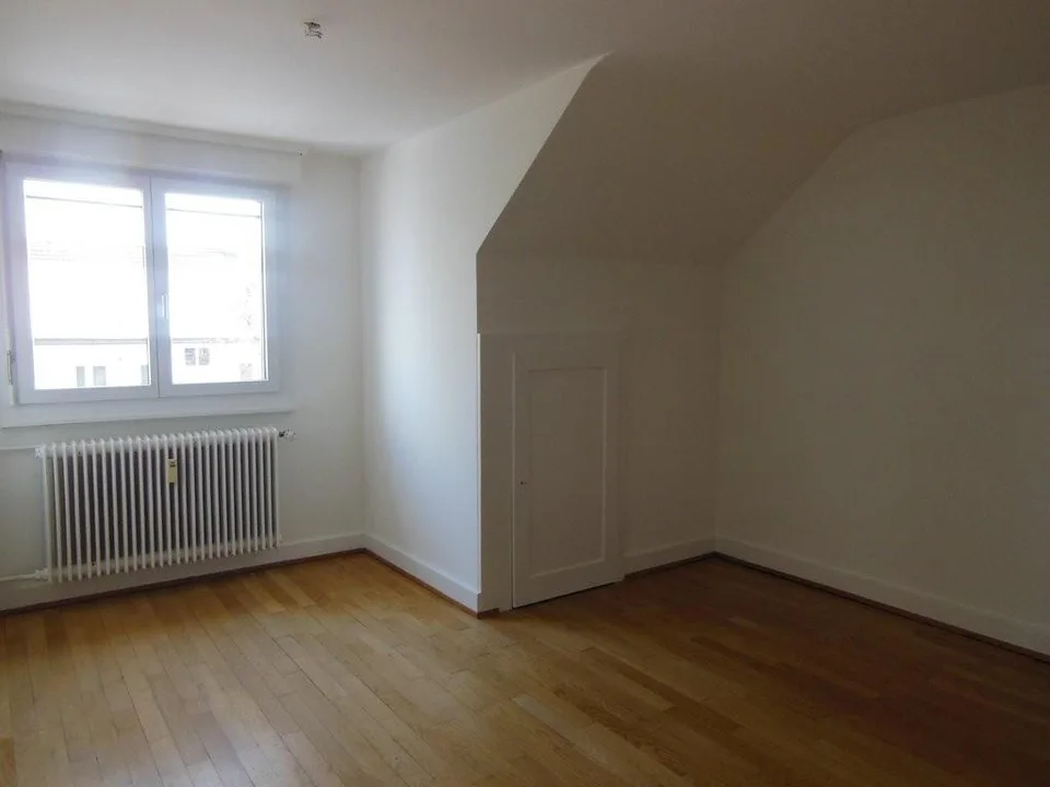 Hübsche Dach-Wohnung an zentraler Lage in Bern
