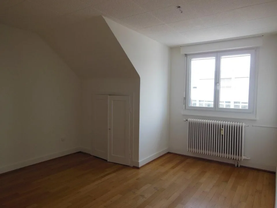 Hübsche Dach-Wohnung an zentraler Lage in Bern