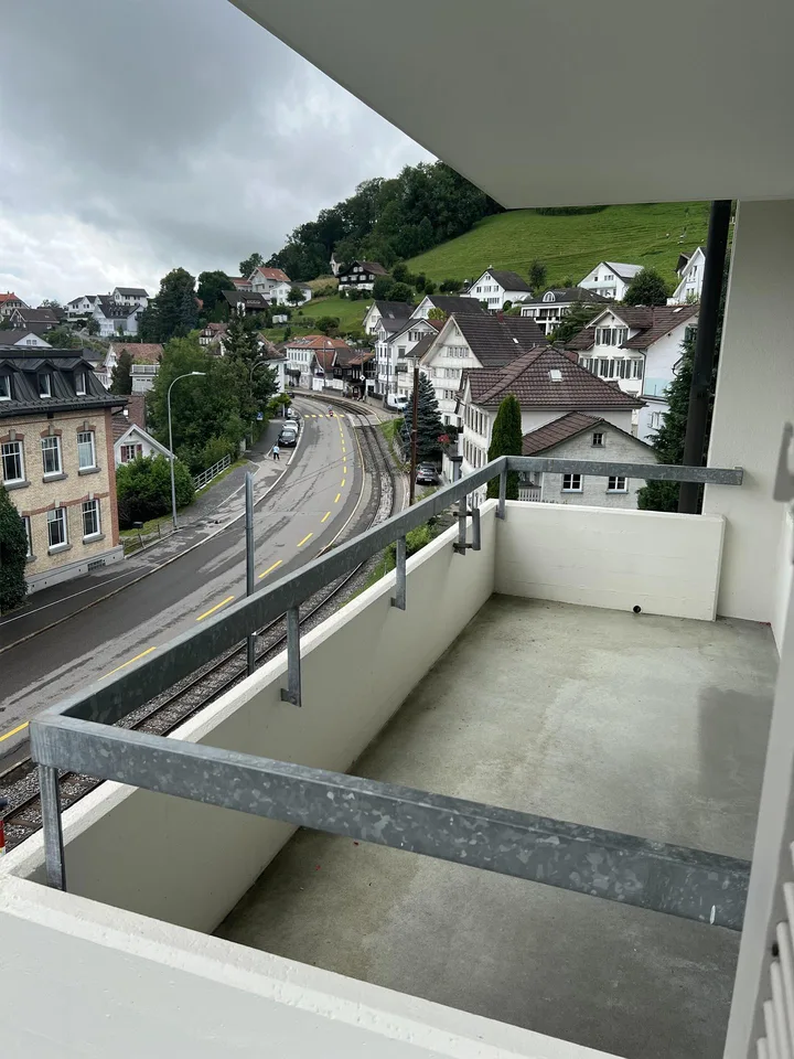 Schöne, sonnige 3.5-Zimmer-Wohnung mit Balkon