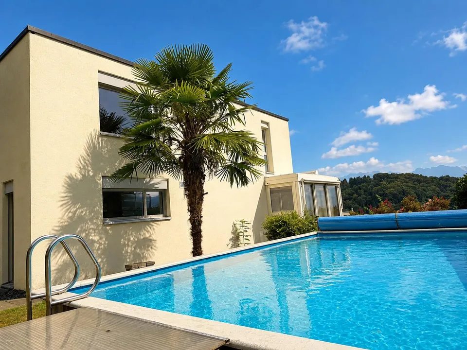 5.5-Zimmer-Einfamilienhaus mit Pool und traumhafter Panoramasicht